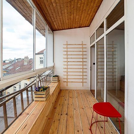 Big 4-Bedroom Flat, Terrace With Great Vitkov View Prague Exterior photo