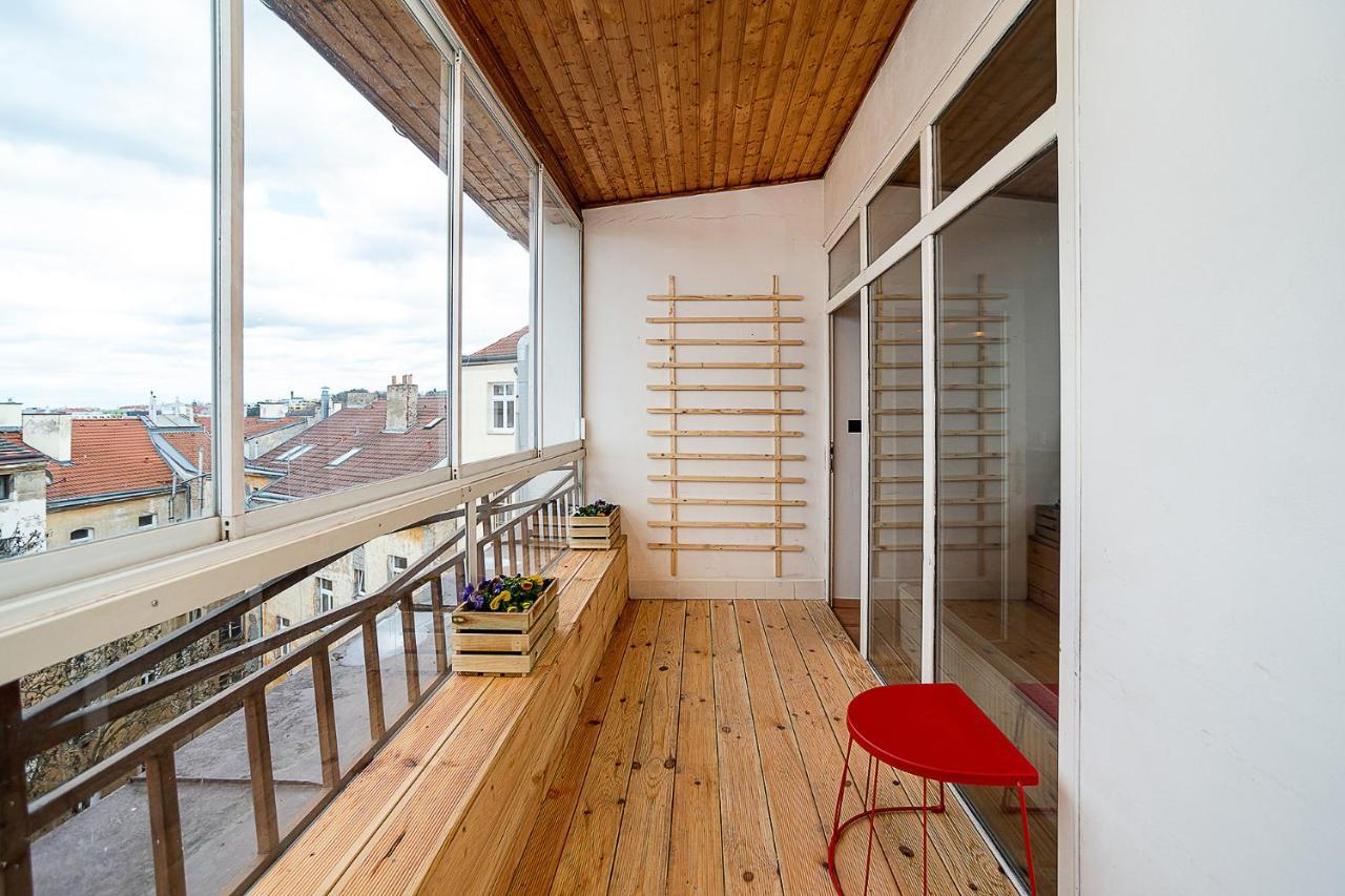 Big 4-Bedroom Flat, Terrace With Great Vitkov View Prague Exterior photo