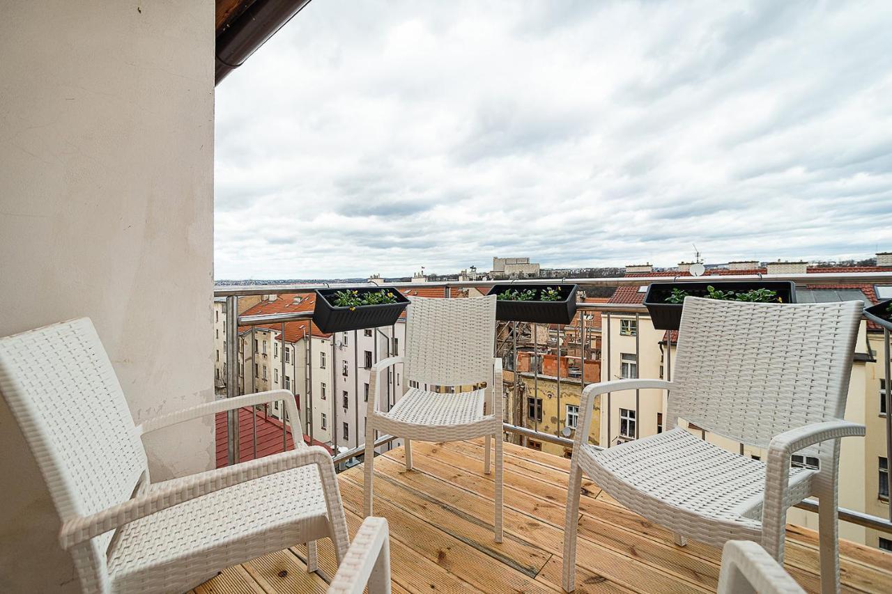 Big 4-Bedroom Flat, Terrace With Great Vitkov View Prague Exterior photo
