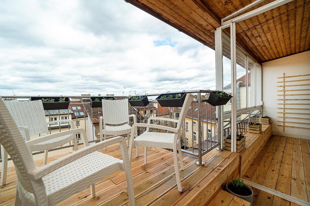 Big 4-Bedroom Flat, Terrace With Great Vitkov View Prague Exterior photo