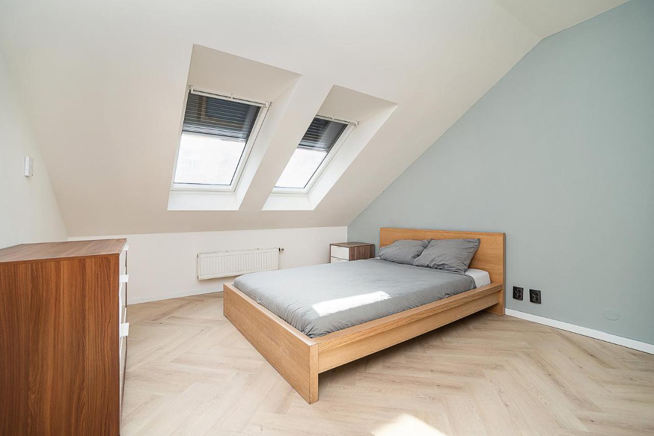Big 4-Bedroom Flat, Terrace With Great Vitkov View Prague Exterior photo